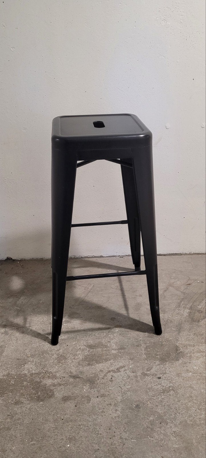 Set van 4 barkrukken: 2 okergeel/goud, 2 zwart IKEA, Ophalen, Gebruikt, 60 tot 90 cm, Metaal
