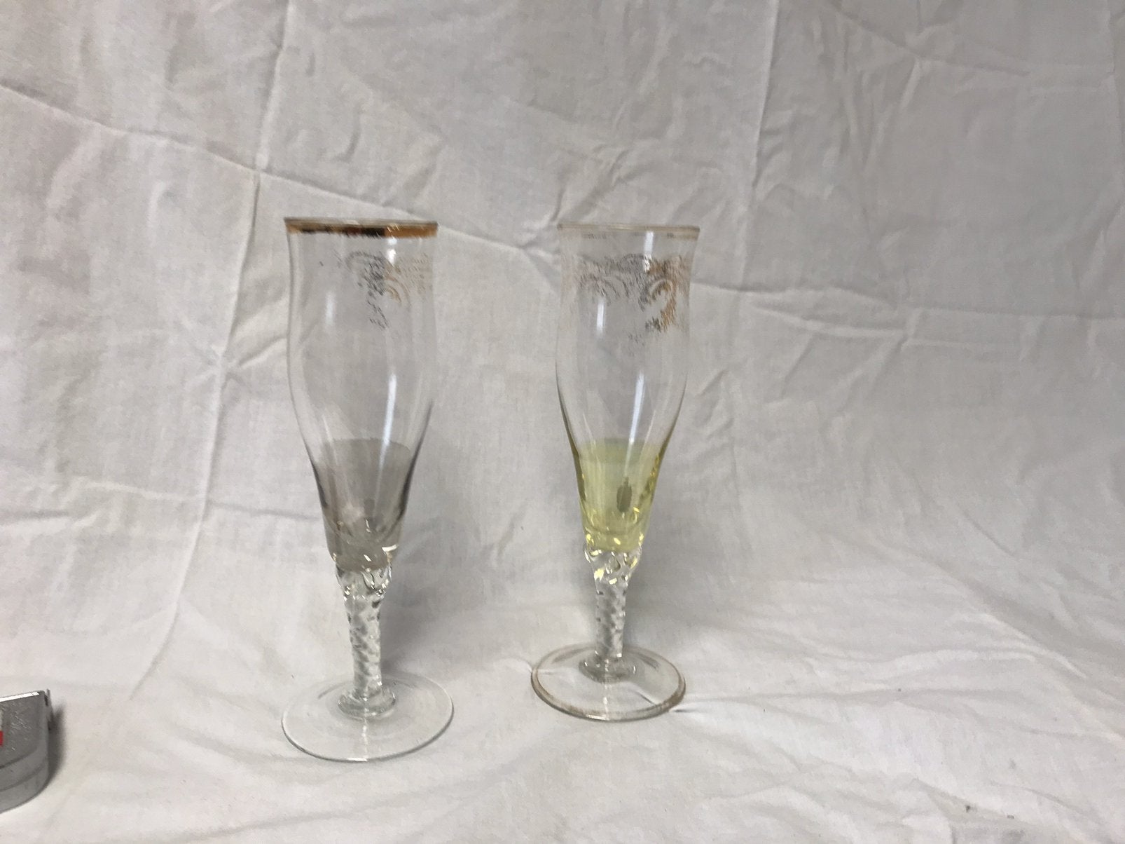 Twee oude glaasjes 19 cm hoog, Antiek en Kunst, Antiek | Glas en Kristal, Ophalen