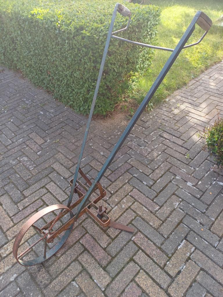Handploeg / tuinfrees, Antiek en Kunst, Antiek | Gereedschap en Instrumenten, Ophalen
