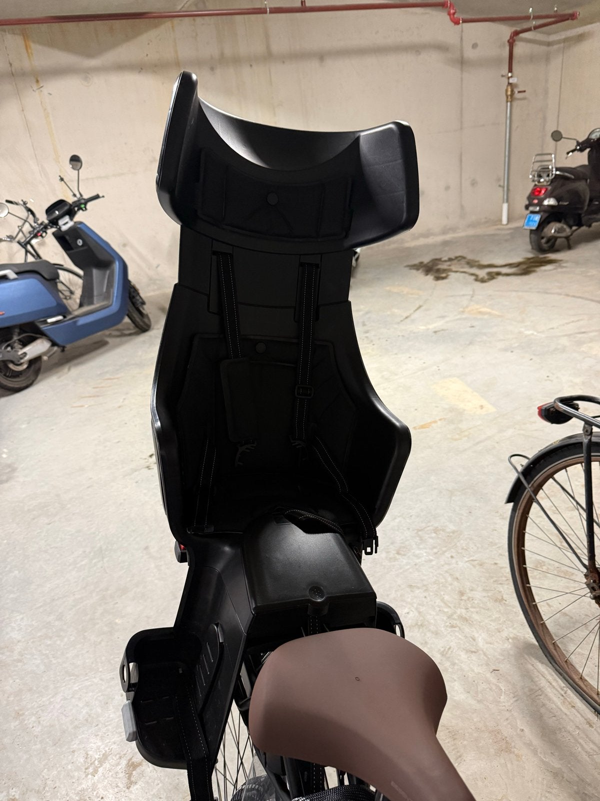 Bobike Maxi Exclusive Plus Tour Urban Black Fietszitje, Fietsen en Brommers, Fietsaccessoires | Fietsstoeltjes, Achterzitje, Voetsteuntjes