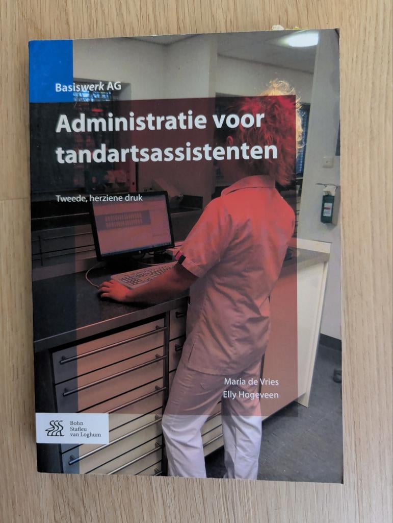 Administratie voor tandartsassistenten - Tweede druk, Gelezen, Maria de Vries, Elly Hogeveen, Ophalen of Verzenden, MBO