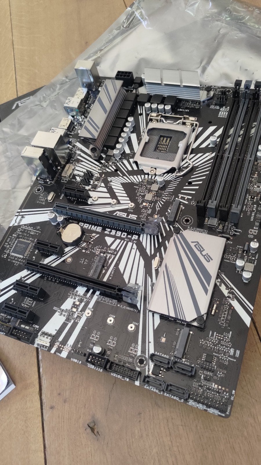 ASUS Prime Z390-P Moederbord - Defect voor onderdelen, Computers en Software, Moederborden, LGA1151, DDR4, Ophalen of Verzenden