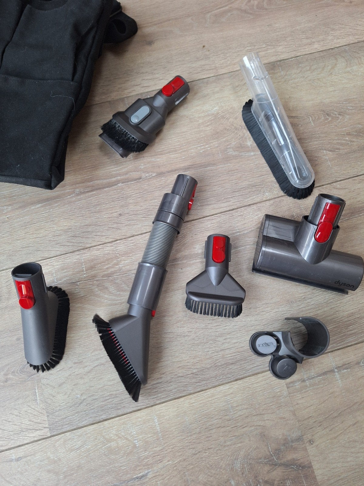 Dyson V8 accessoires set incl opbergtas, Inclusief accessoires, Ophalen of Verzenden, Zo goed als nieuw, Dyson