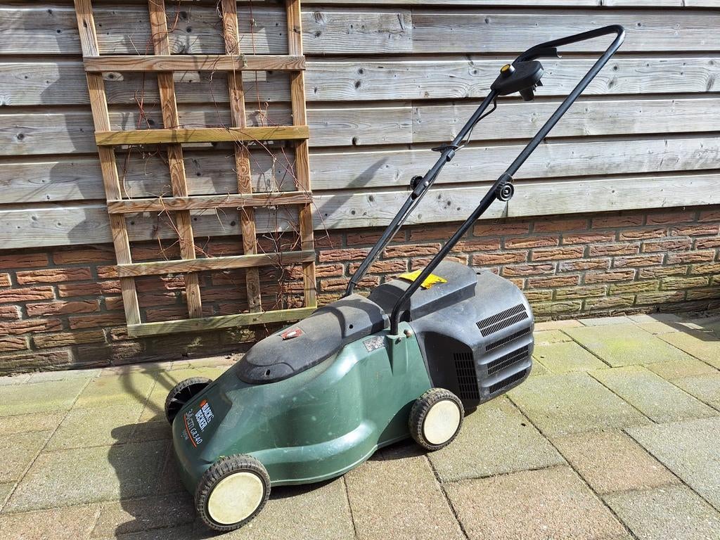 Black & Decker GR340 Elektrische Grasmaaier 34cm, Ophalen, Cirkelmaaier, Gebruikt, Elektrische grasmaaier