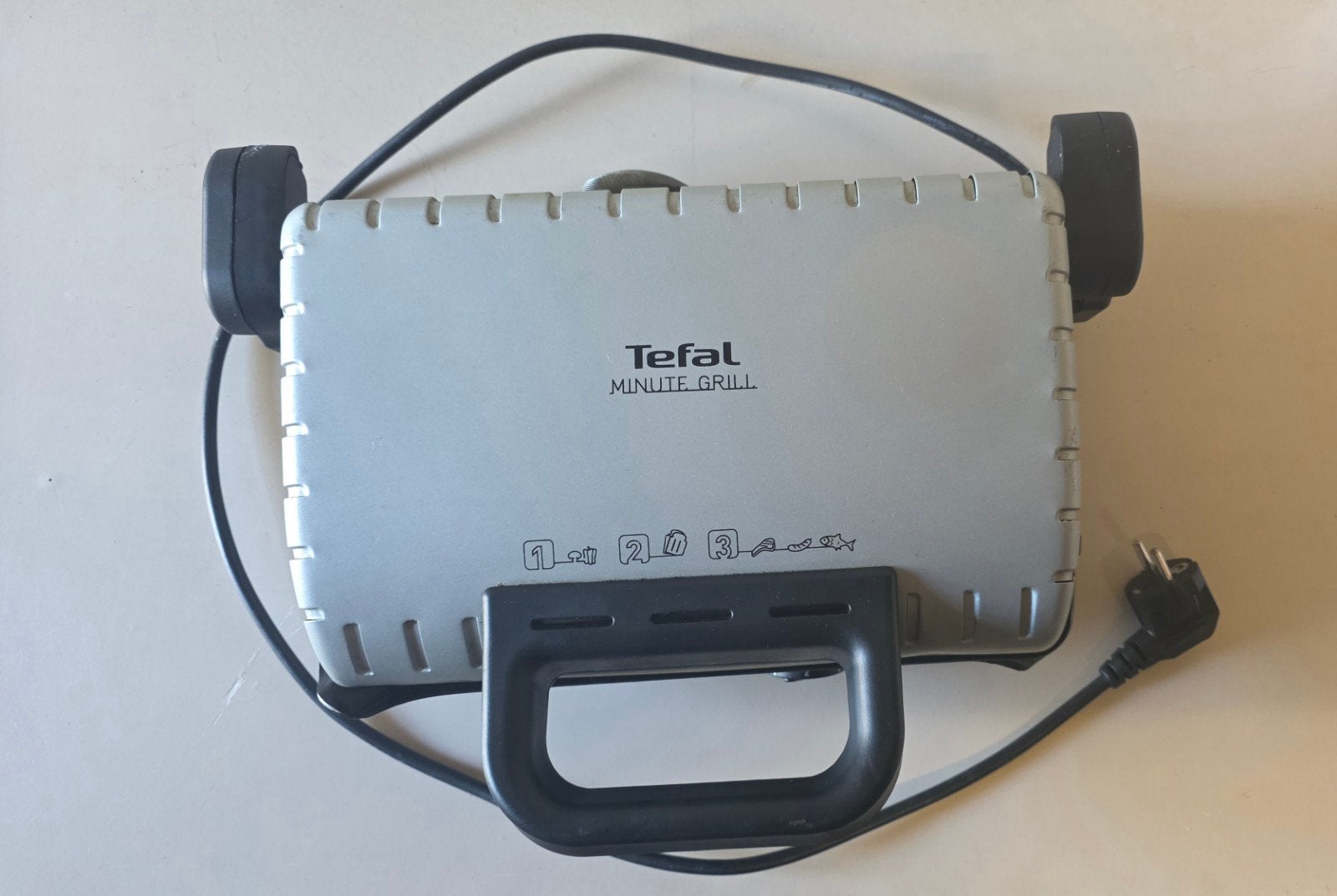 Tefal Minute Grill GC205012, Witgoed en Apparatuur, Contactgrills, Gebruikt, Uitneembare platen, Vaatmachinebestendige platen