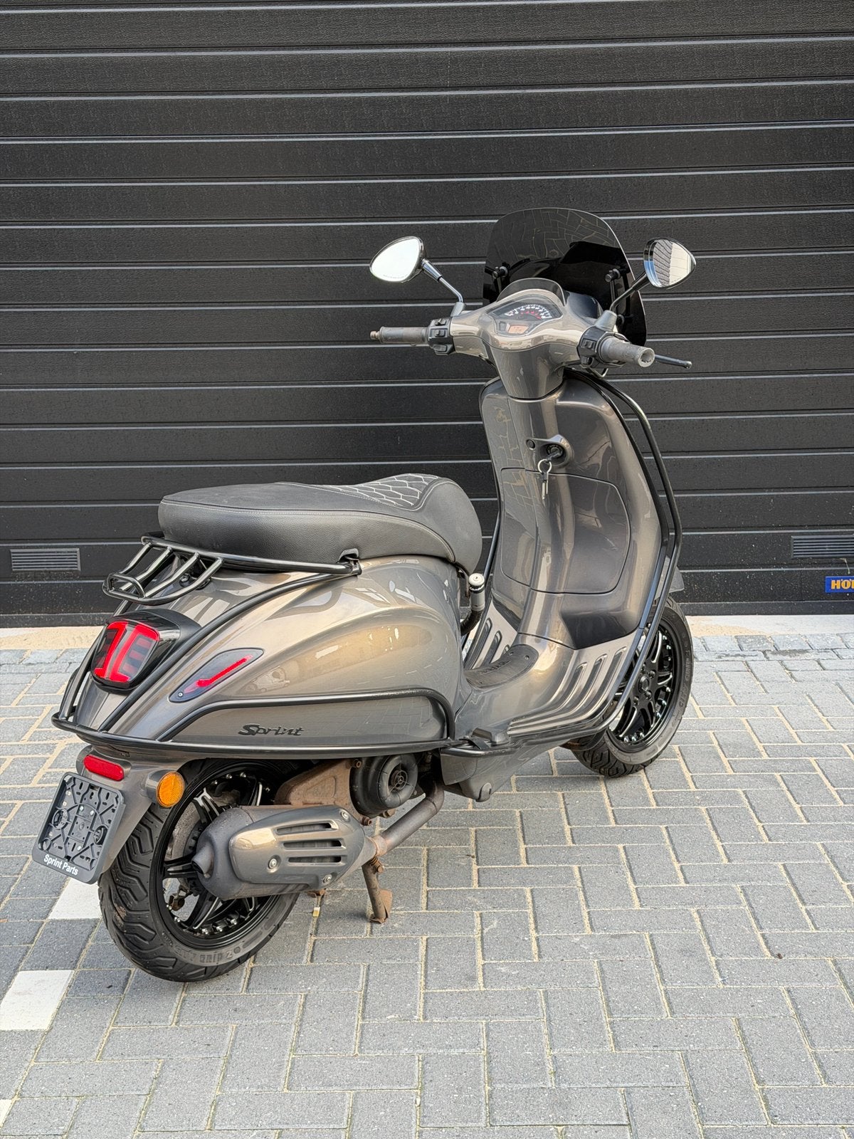 Vespa sprint 2021 e5 champagne quartz bmw Brom, Fietsen en Brommers, Vespa sprint 50cc, Ophalen of Verzenden, Zo goed als nieuw