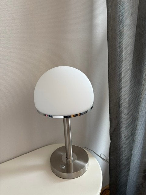 Design LED tafellamp zilverkleurig met touchbediening, Overige merken, Overige fittingen, Ophalen of Verzenden, Glas