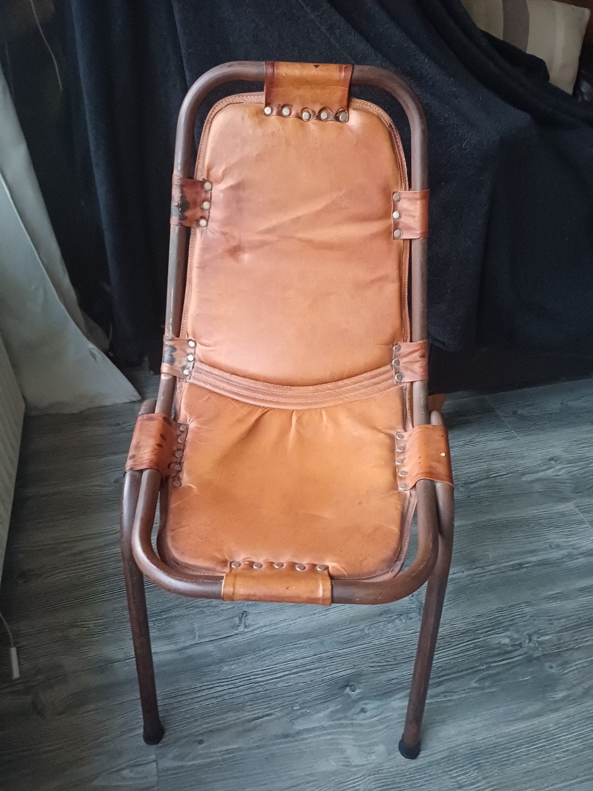 Vintage leren stoel - Uniek design, Antiek en Kunst, Antiek | Meubels | Stoelen en Banken, Ophalen