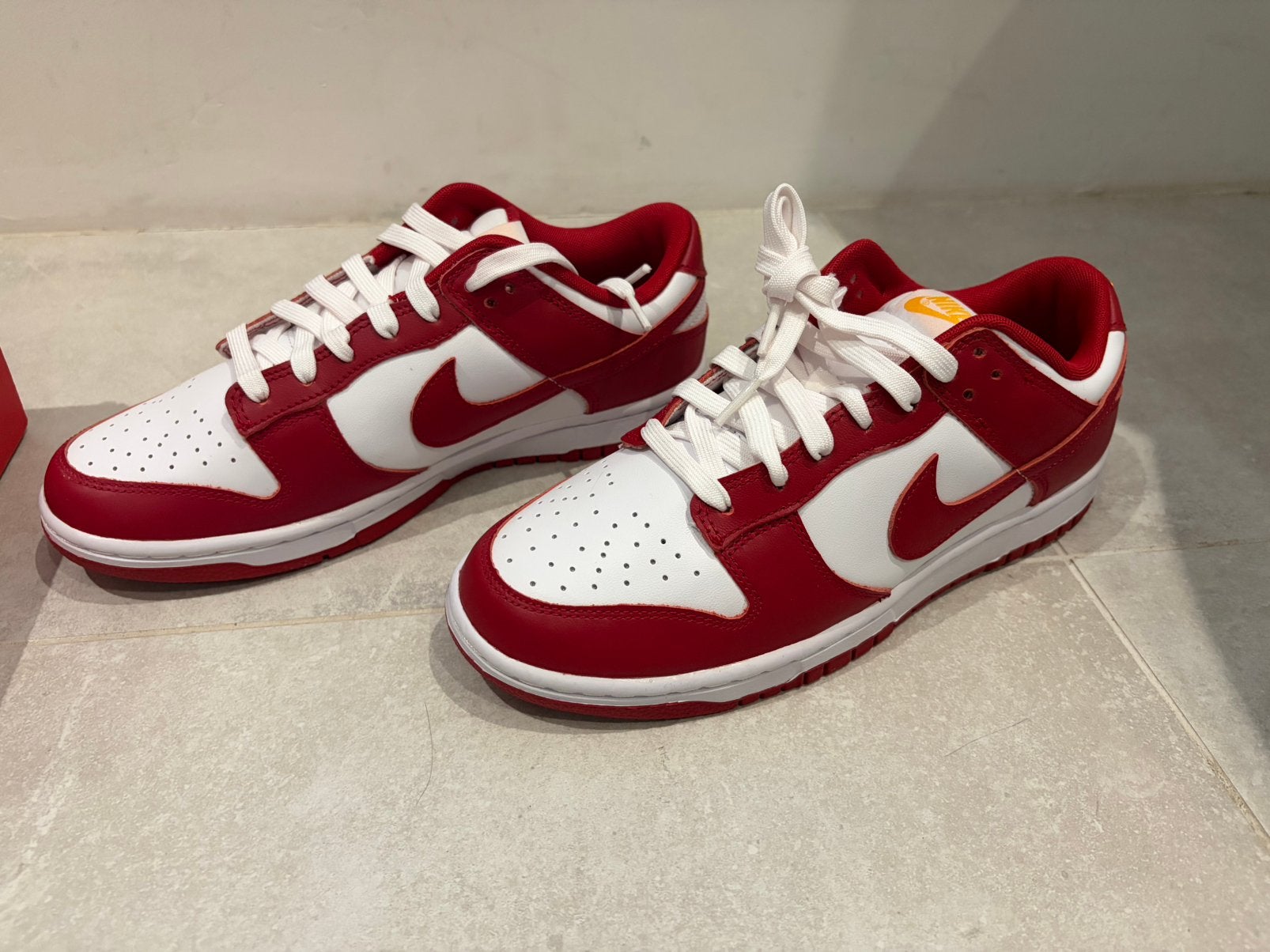 Nike Dunk Low Retro University Red, Wit, Nieuw, Ophalen of Verzenden, Sneakers of Gympen