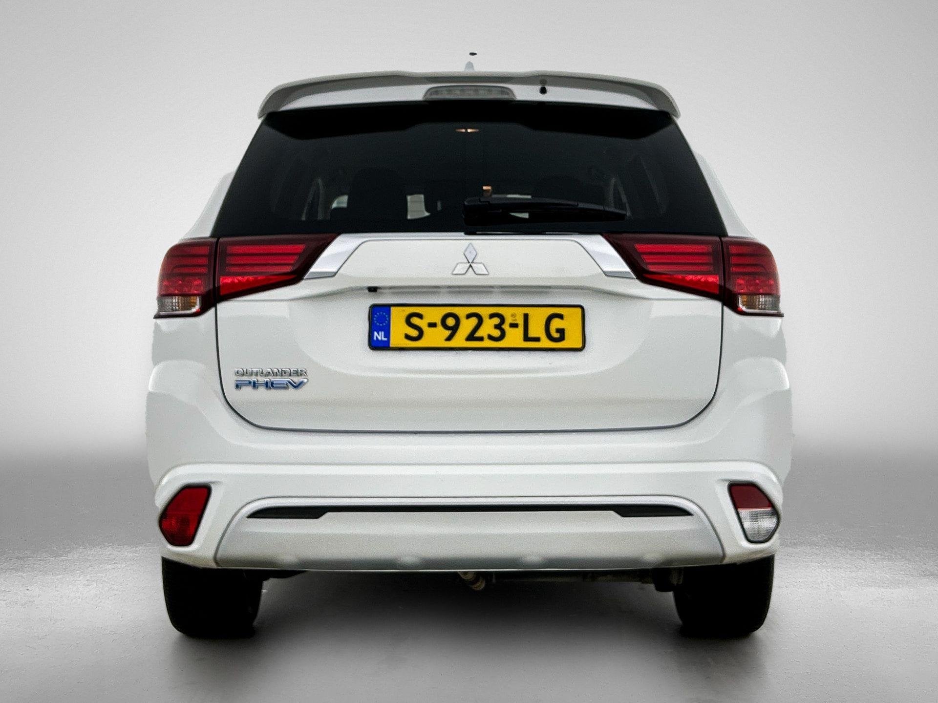 Mitsubishi Outlander 2.4 PHEV Pure, Automaat, 12 maanden, Euro 6, 4 cilinders