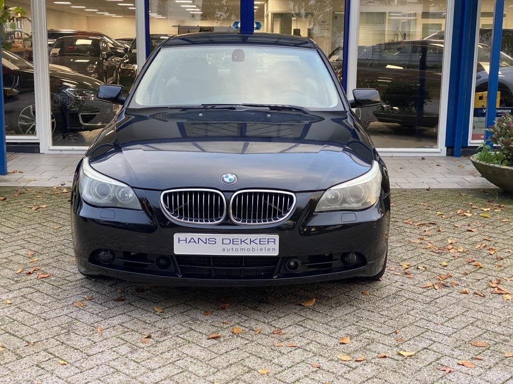 BMW 5 Serie 5-550i leer automaat navigatie 550i, Auto's, Automaat, Navigatiesysteem, Achterwielaandrijving, Gebruikt