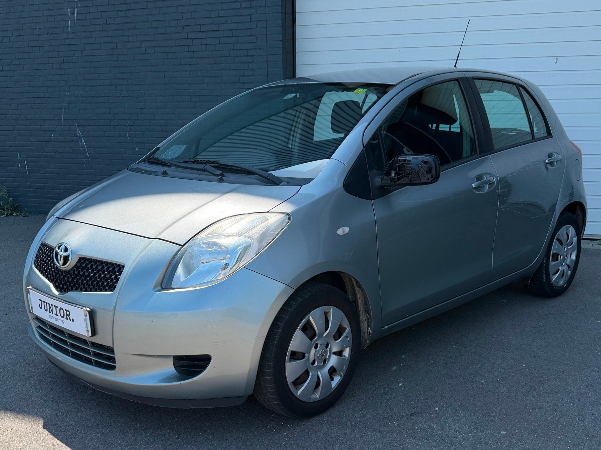 Toyota Yaris 1.3 VVTi Sol AIRCO/ELKPAKKET/5DEURS/NAP, Voorwielaandrijving, Stof, Zwart, 4 cilinders