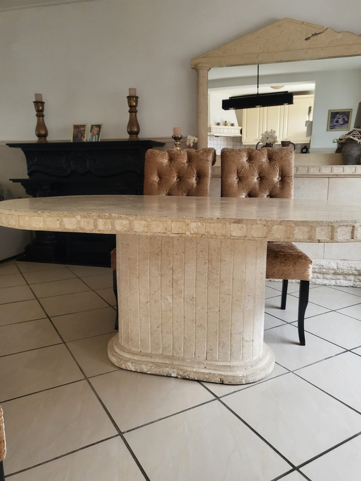 Ovale eettafel met zuilpoot, Huis en Inrichting, Tafels | Eettafels, Ophalen, Overige materialen, Gebruikt, 100 tot 150 cm