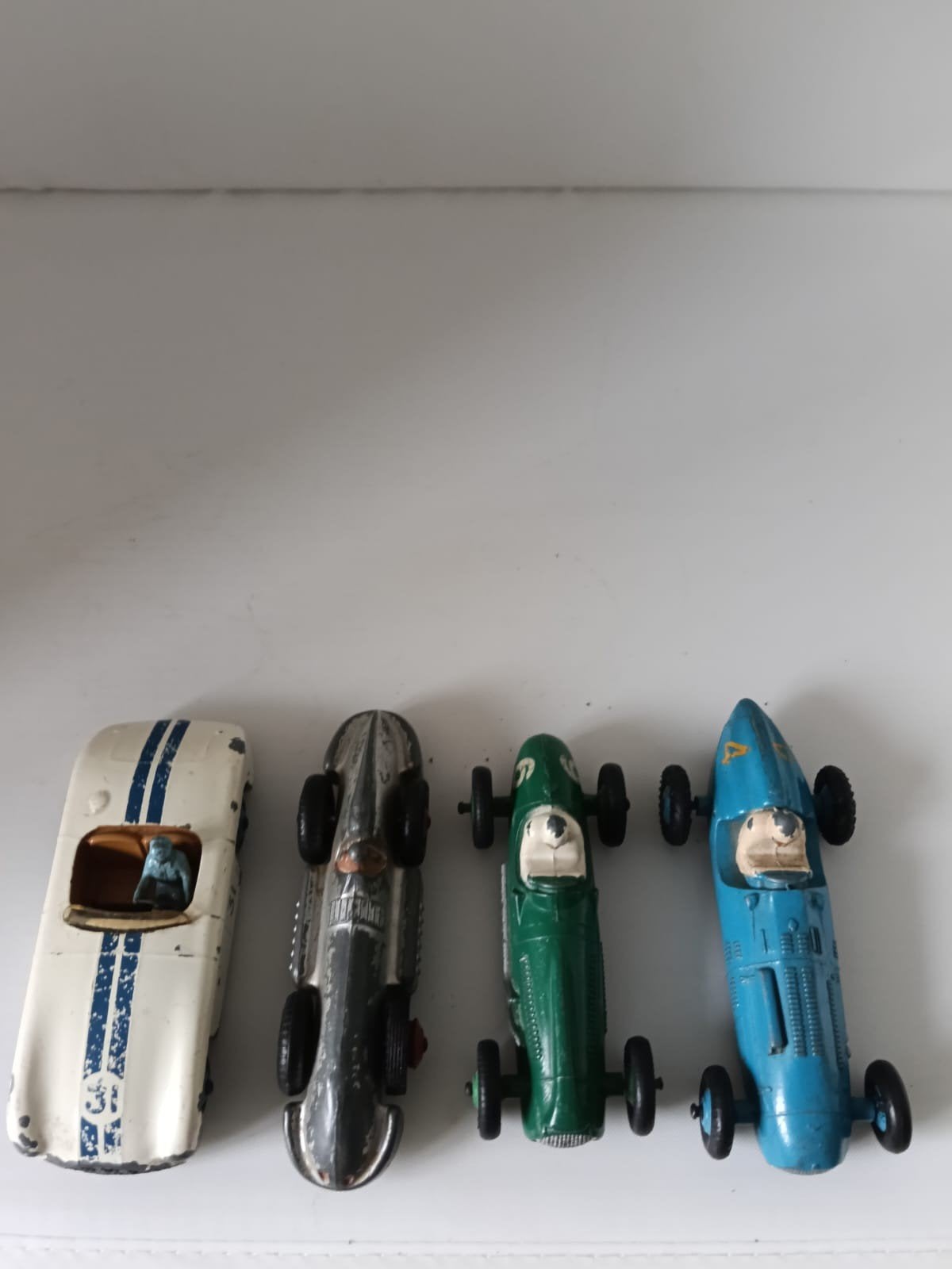 vier racewagens. merk. dinkytoy, Ophalen of Verzenden