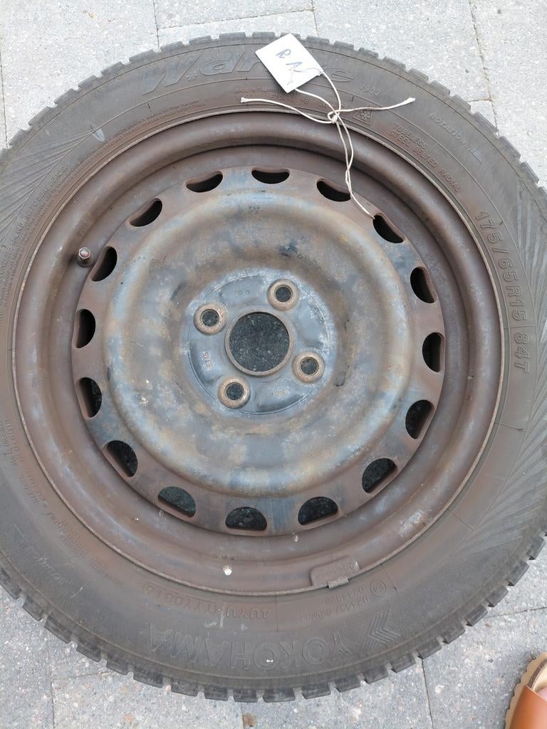 Winterband op stalen velg - Yokohama 175/65R15 84T, Ophalen of Verzenden, Gebruikt