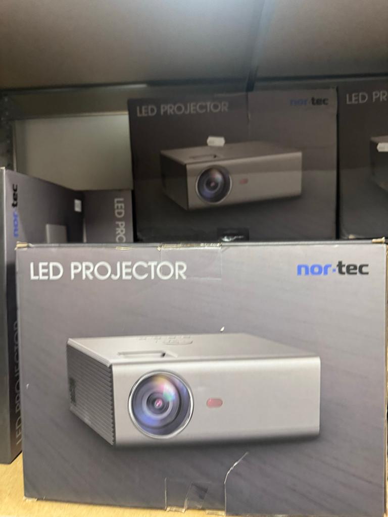 Led projector nortec, Audio, Tv en Foto, Beamers, Ophalen of Verzenden, Zo goed als nieuw, LED