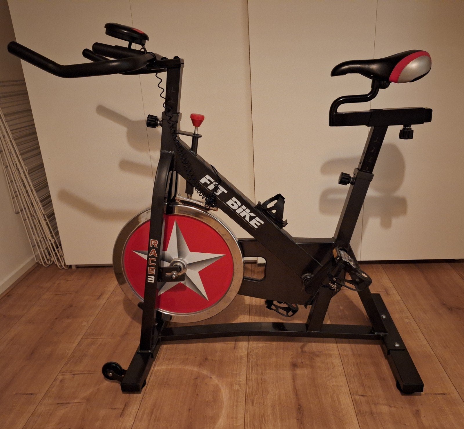 Gratis spinningfiets, Sport en Fitness, Fitnessapparatuur, Ophalen, Gebruikt, Spinningfiets