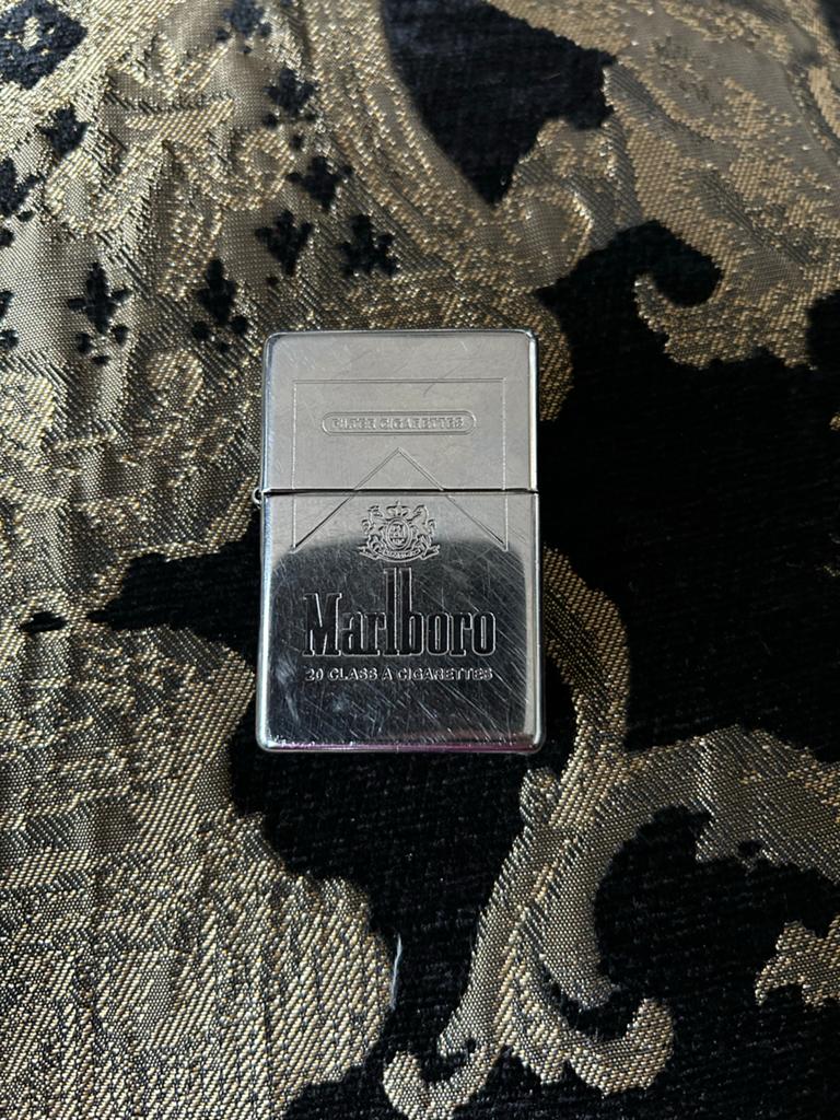 Marlboro Zippo Aansteker 2000, Ophalen of Verzenden, Gebruikt, Aansteker