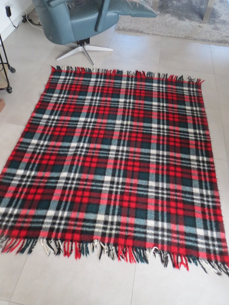 Wollen Aabee deken dralon groen/wit/rood geblokt, Huis en Inrichting, Ophalen of Verzenden, Gebruikt, 150 cm, 175 cm