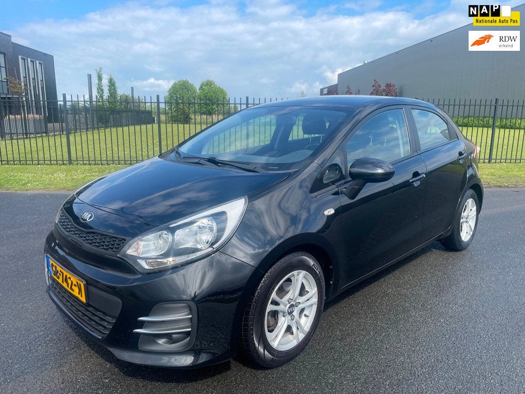 Kia Rio 1.2 CVVT ComfortLine|Airco|Cruise|Bj 2015|5 Drs|Face, Auto's, 1027 kg, 450 kg, 4 cilinders, Zwart