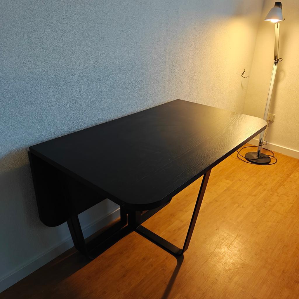 Uitklapbare sidetable/ eettafel merk Made

Deze sidetable, Ophalen, Gebruikt