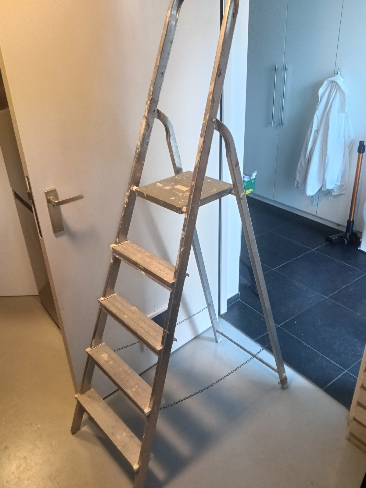 Nieuwenhuis aluminium trap 5 treden, model 2100, Ophalen, Gebruikt