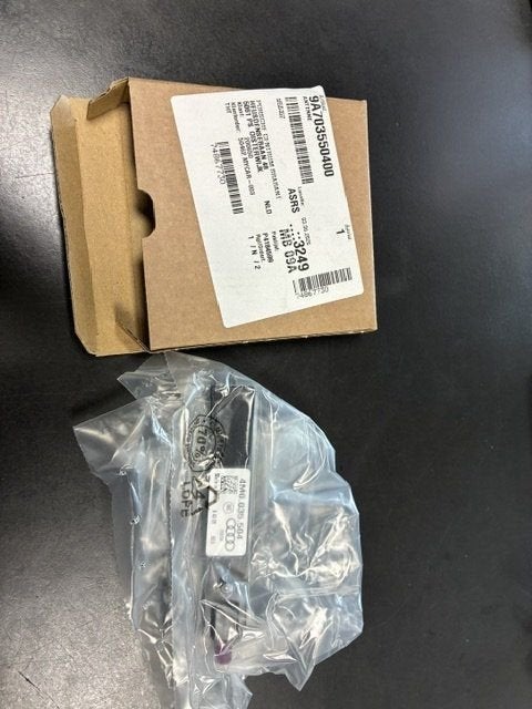 Antenne versterker Porsche Cayenne III   ( 9A703550400), -, -, Nieuw, Ophalen of Verzenden