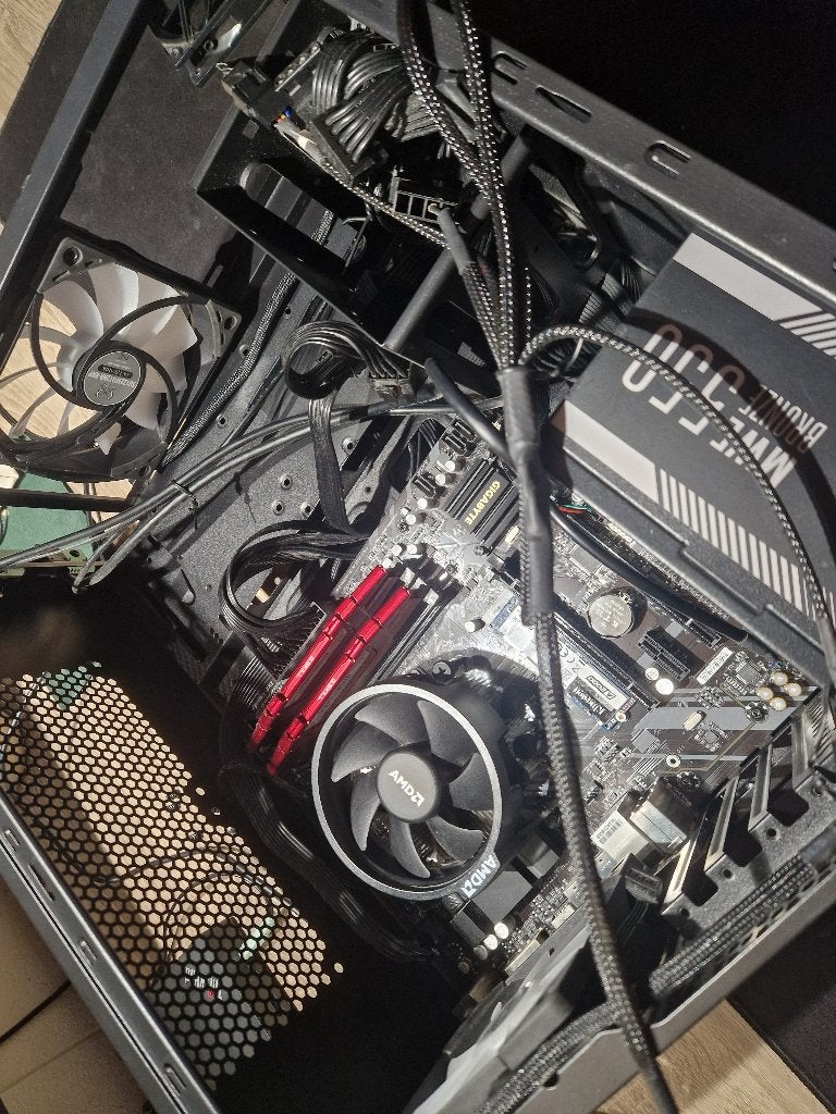 Foto 4 van Gaming PC Ryzen 5 3600 | RX 580 8GB | 16GB | Windows 11 Pro