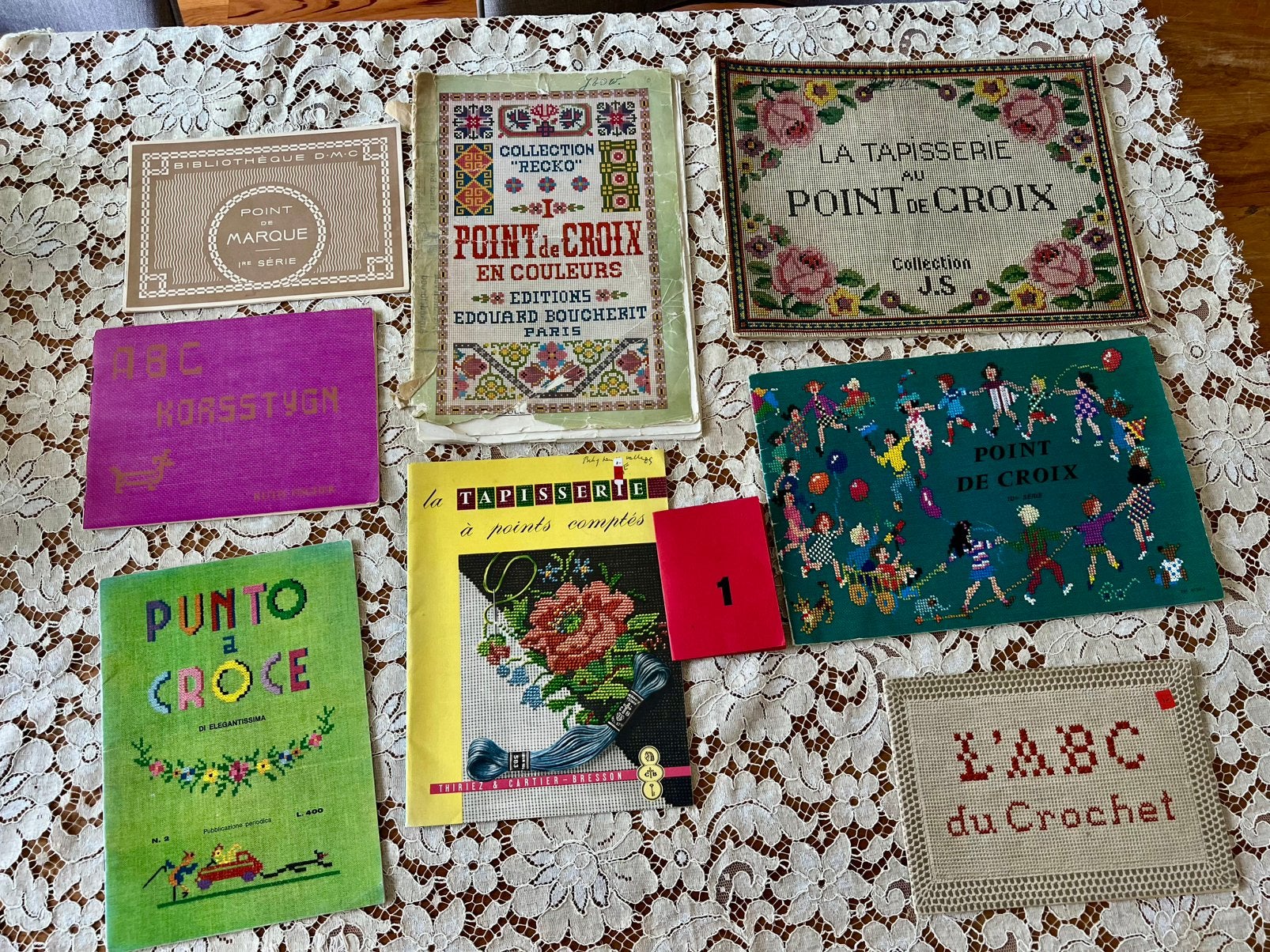 Handwerk borduurboekjes (1).   7 stuks, Ophalen of Verzenden, Gebruikt, Patroon