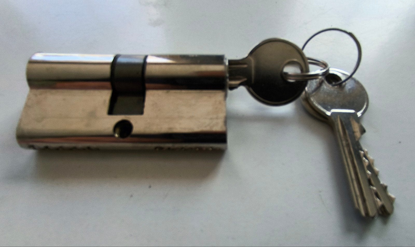 Cilinderslot met 3 sleutels - 30/30mm, Ophalen of Verzenden, Zo goed als nieuw, Chroom, Slot