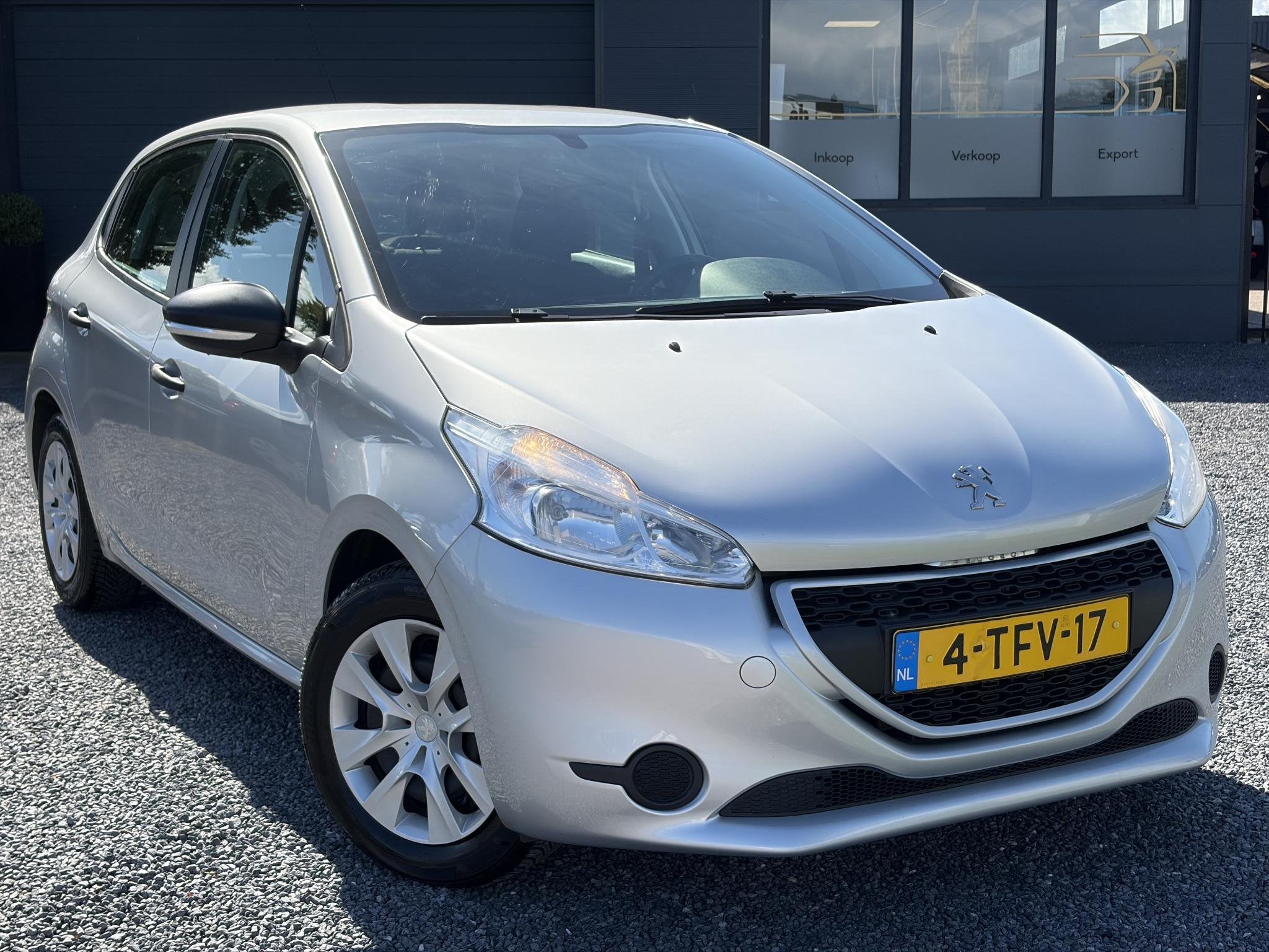 Peugeot 208 1.2 VTi Access D-riem vv in 05-20242e Eige, Auto's, Voorwielaandrijving, Euro 5, Stof, 31 €/maand