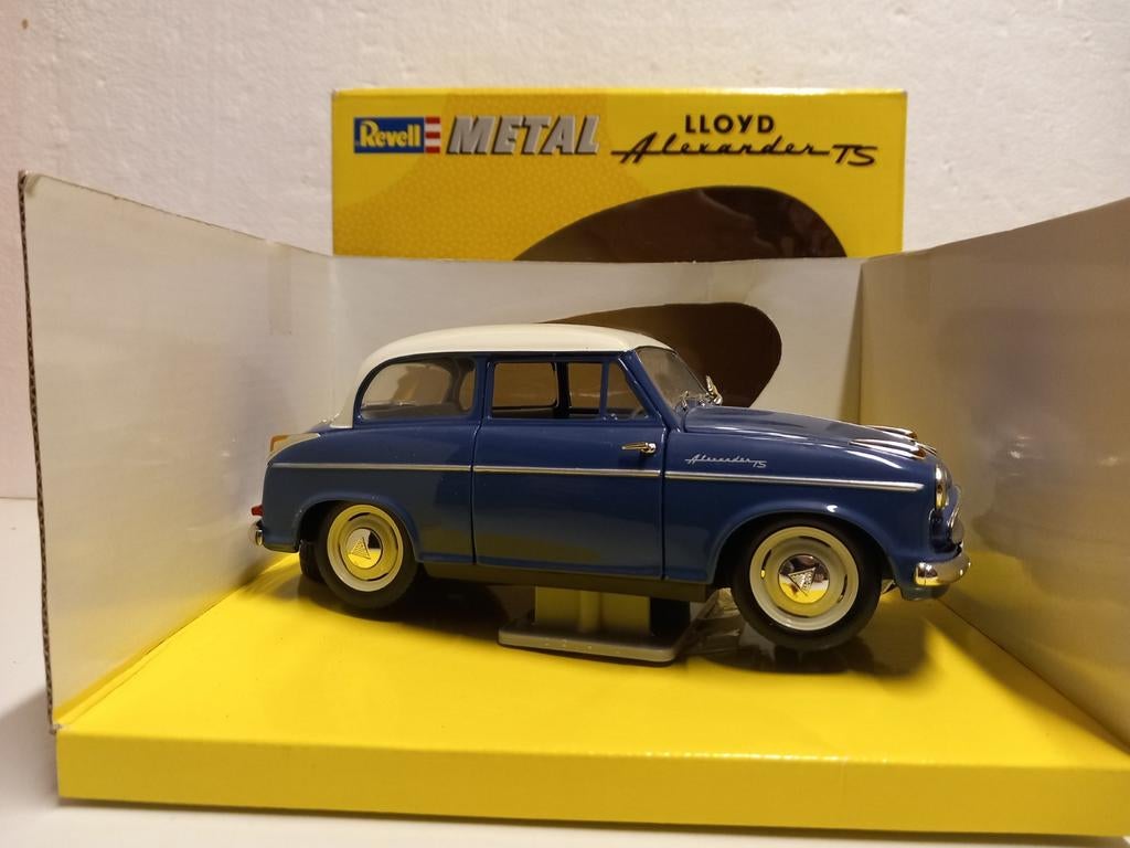 Lloyd Alexander TS blauw Revell metal 1:18 KRD, Ophalen of Verzenden, Zo goed als nieuw, Auto, Revell