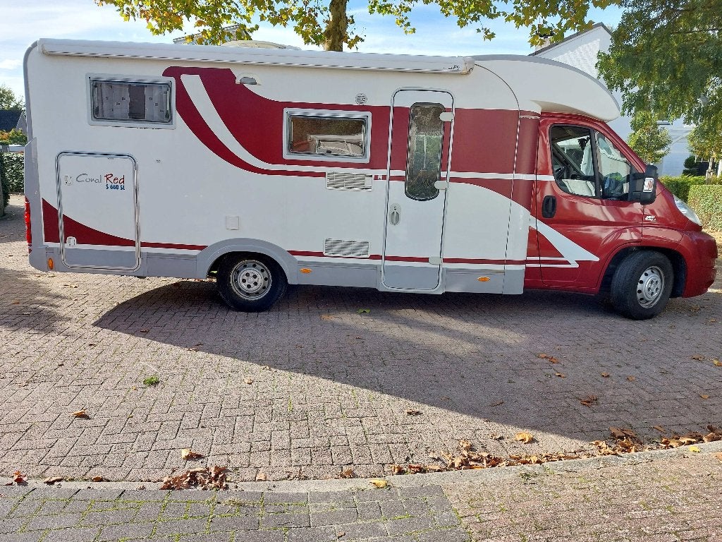 Caravans And Camping Compacte