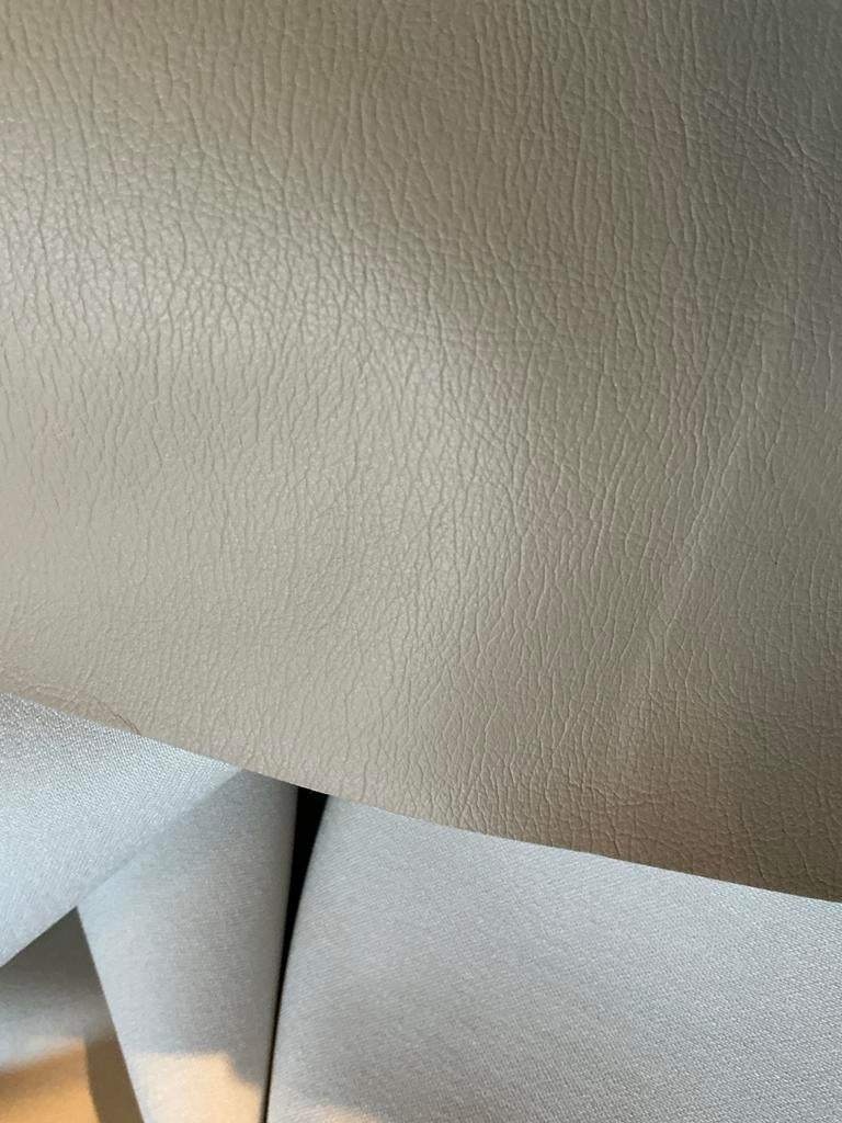 Soepele skai beige lap is 5 meter bij 1 meter 35, 120 cm of meer, Beige, Leer of Kunstleer, Ophalen of Verzenden