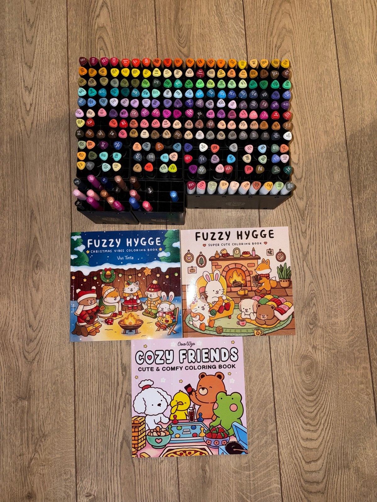 Grote set stiften met 3 kleurboeken, Hobby en Vrije tijd, Ophalen, Gebruikt, Overige thema's, Meerkleurig