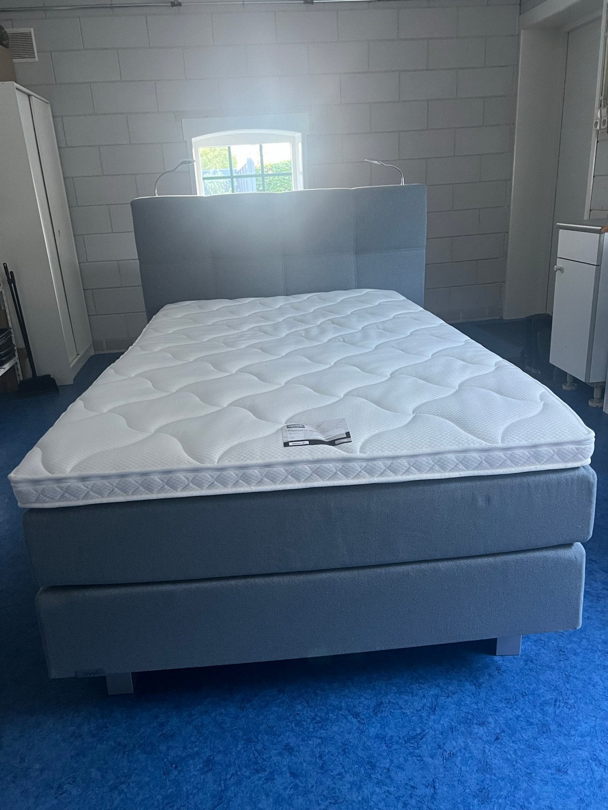 Blauw bed 120x200 met matras, topper en verlichting, Huis en Inrichting, Ophalen, Blauw, Zo goed als nieuw, Twijfelaar