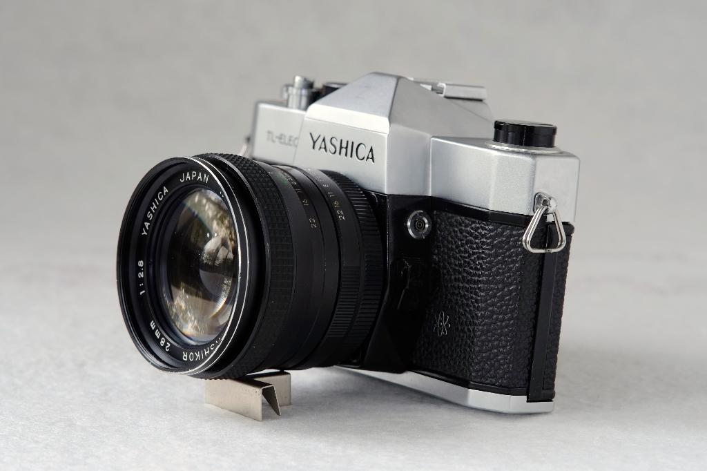 Yashica TL Electro + Yashica 28mm f/2.8 Auto Yashikor, Ophalen of Verzenden, Gebruikt, Spiegelreflex, Overige Merken