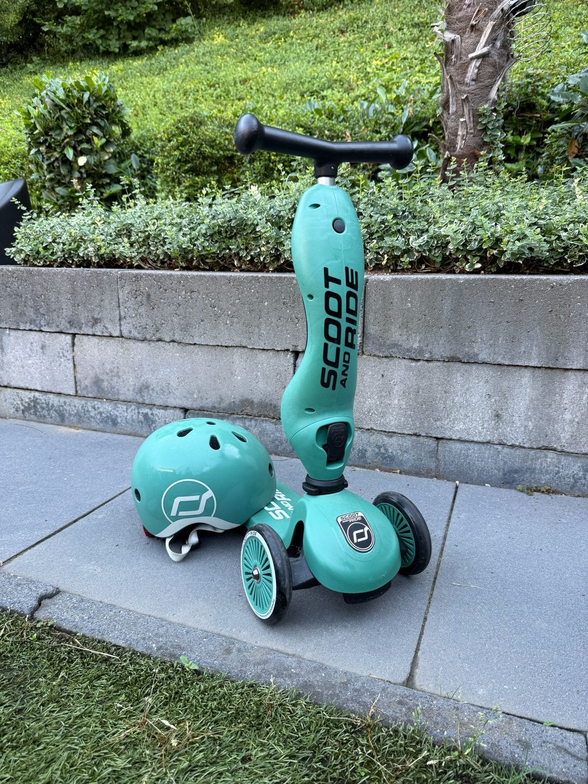 Scoot & Ride highway kick step loopfiets helm in nette staat, Fietsen en Brommers, Steps, Ophalen, Zo goed als nieuw, Gewone step