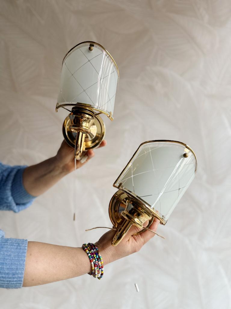 Twee vintage wandlampen messing en glas hollywood regency, Ophalen of Verzenden