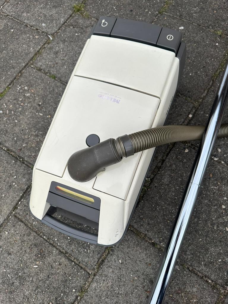 Miele stofzuiger, Witgoed en Apparatuur, Stofzuigers, Ophalen, 1200 tot 1600 watt