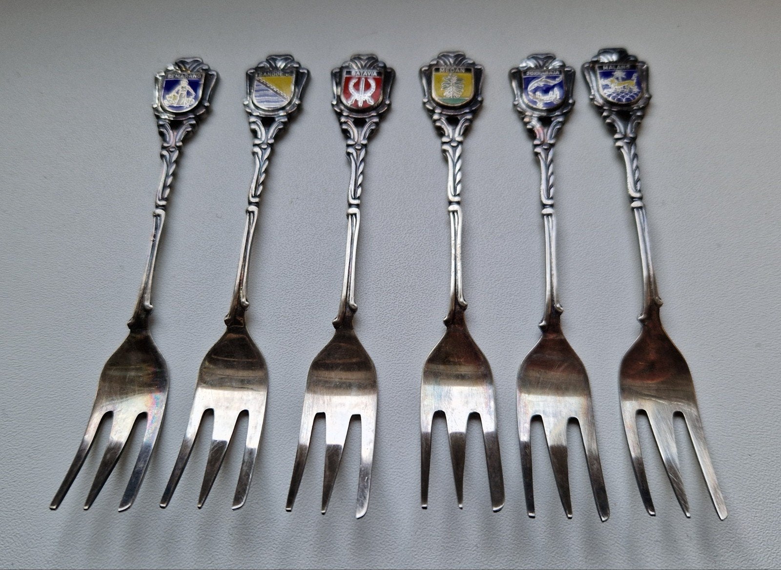 Vintage set van 6 Souvenirvorkjes / gebaksvorkjes Ned.-Indië, Ophalen