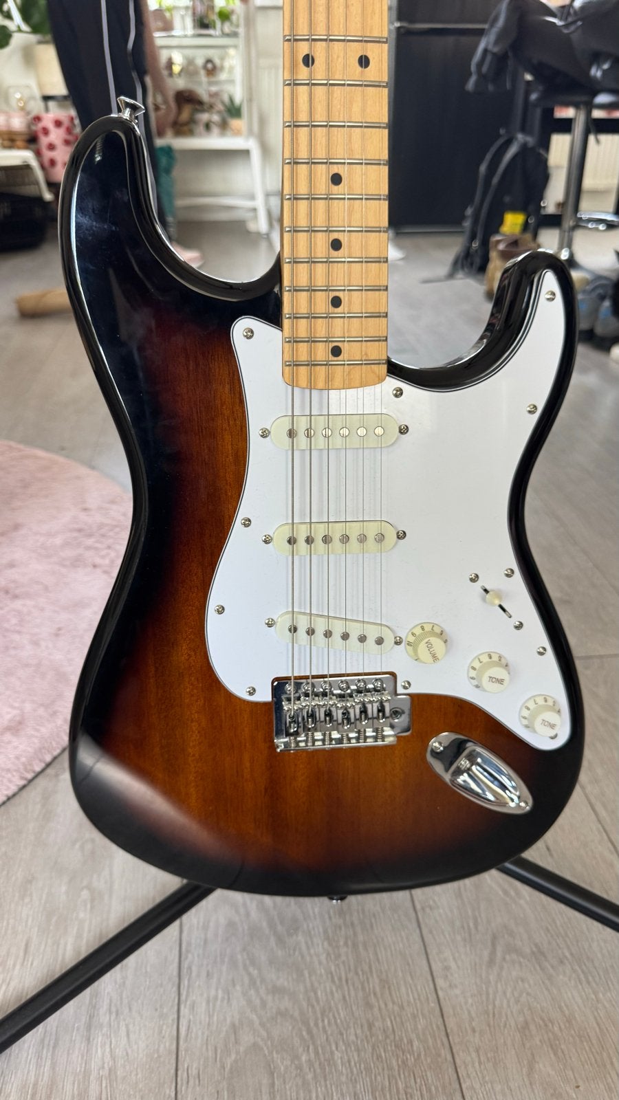 Squier Affinity Stratocaster 2-Tone Sunburst, Ophalen, Gebruikt, Solid body, Fender