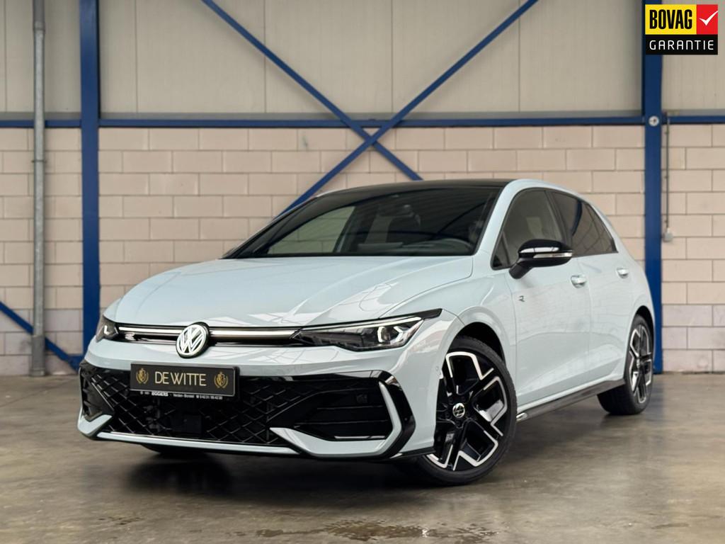 Volkswagen Golf 1.5 eTSI R-Line Edition Pano, Gebruikt, Zwart, 4 cilinders, 150 pk
