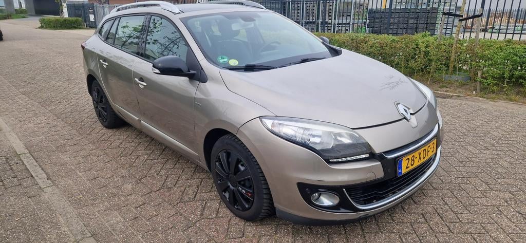 Renault Mégane 1.5 DCI Bose Estate 2012 Bruin ORGINAL LACK!!, Voorwielaandrijving, Euro 5, 4 cilinders, Bruin