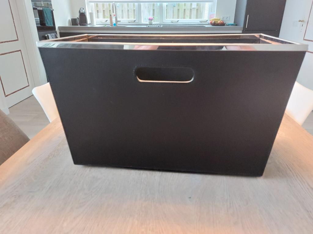 Stijlvolle zwarte leren lectuurbak, Huis en Inrichting, Woonaccessoires | Krantenbakken en Lectuurbakken, Ophalen of Verzenden
