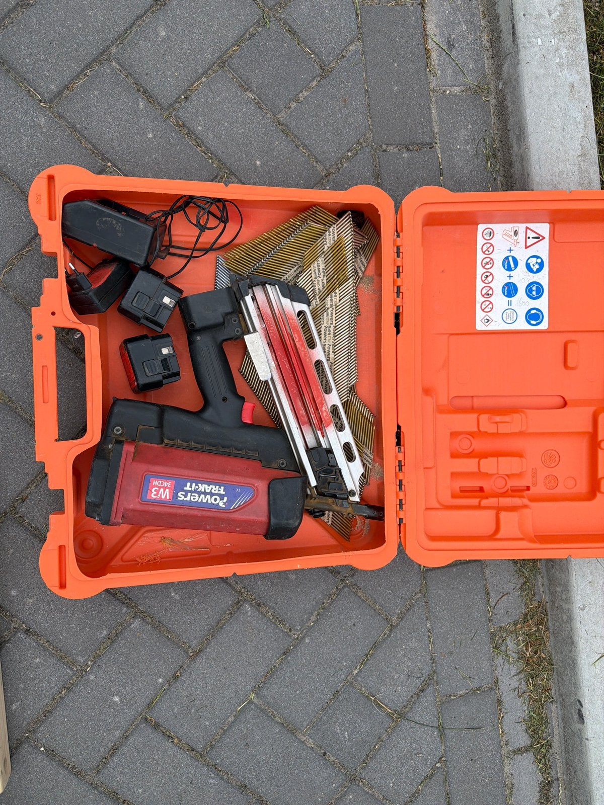 Powers W3 Frak-It 34CDH tacker accu’s zijn denk ik defect, Ophalen, Gebruikt, Tacker/nietmachine, Overige merken