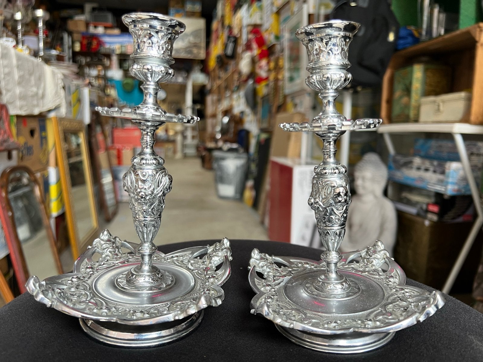 Antieke Zilverkleurige Kandelaars met Ornamenten, Ophalen of Verzenden, Overige materialen