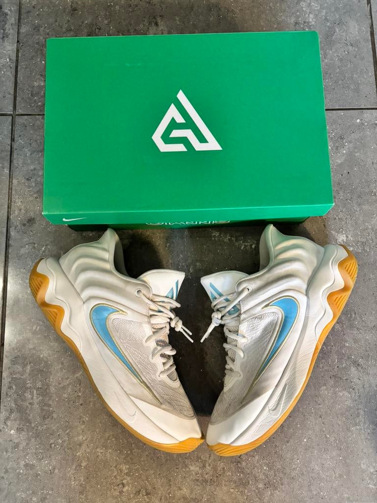 Giannis Immortality 4 - Maat 46 - Gedragen (alleen binnen), Ophalen of Verzenden, Zo goed als nieuw, Wit, Sneakers of Gympen