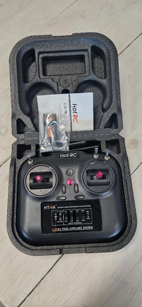 Hot RC HT-6A remote controller + 6 kanaals ontvanger, Hobby en Vrije tijd, Modelbouw | Radiografisch | Overige, Nieuw, Ophalen of Verzenden
