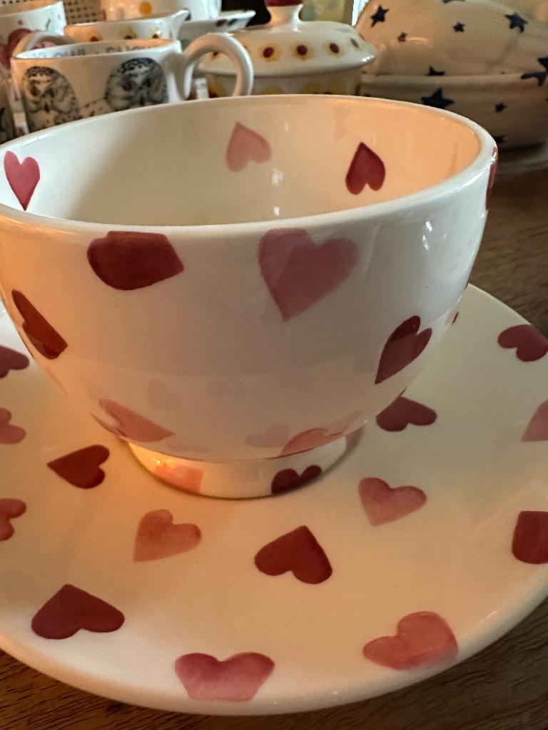 Emma Bridgewater grote kop&schotel, Huis en Inrichting, Keuken | Servies, Nieuw, Ophalen of Verzenden, Overige stijlen, Kop(pen) en/of Schotel(s)